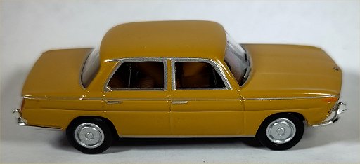 Brekina BMW 1800 braunbeige