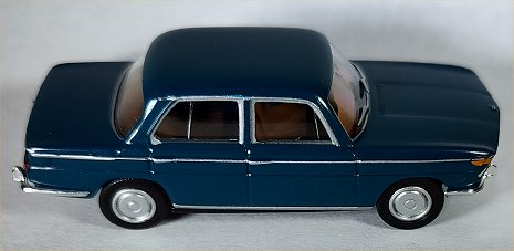 Brekina BMW 2000 dark green