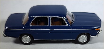 Brekina BMW 2000 dark blue